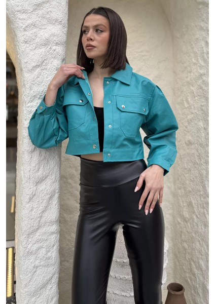 Kadın Çift Cepli Çıtçıtlı Crop Top Suni Deri Ceket