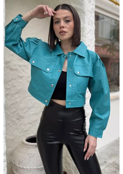 Kadın Çift Cepli Çıtçıtlı Crop Top Suni Deri Ceket