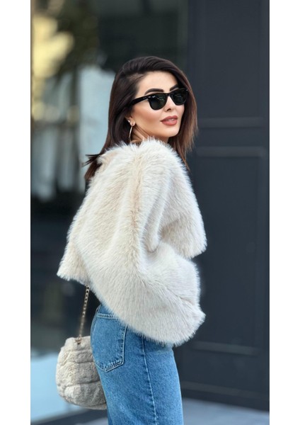 Marka Model Taş Crop Kürk
