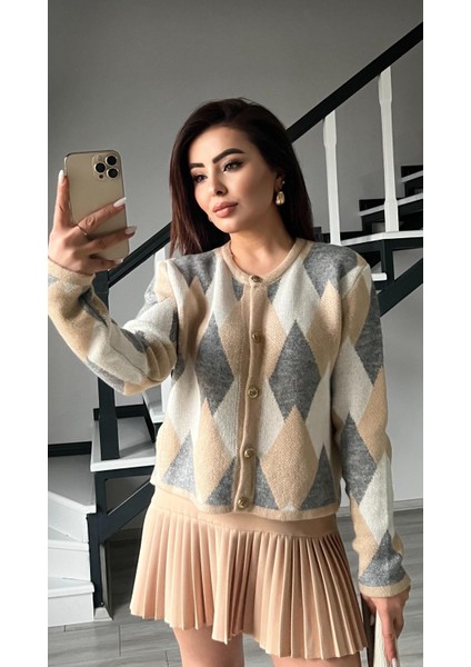 Bej - Gri Melanj - Krem Gold Düğme Detaylı Baklava Desen Hırka modelleri