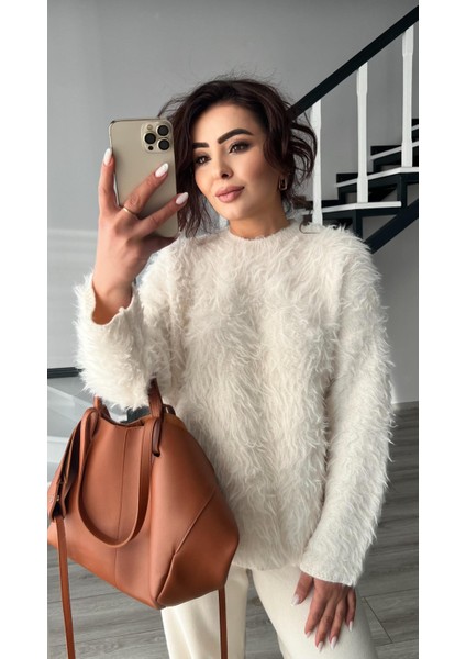 Ekru Oversize Peluş Kazak