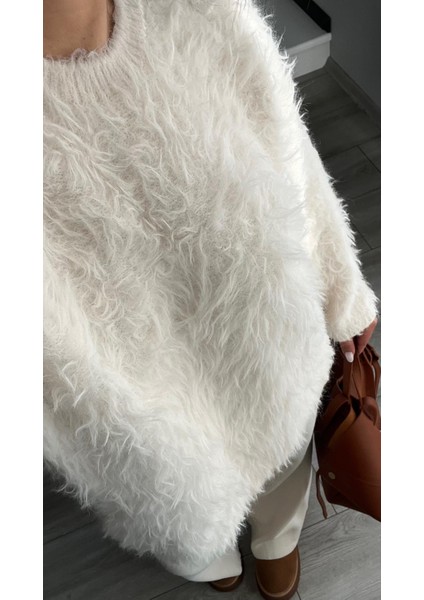 Ekru Oversize Peluş Kazak