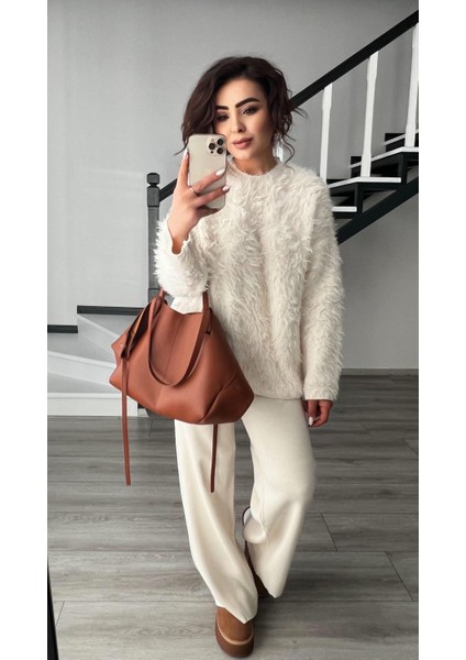 Ekru Oversize Peluş Kazak