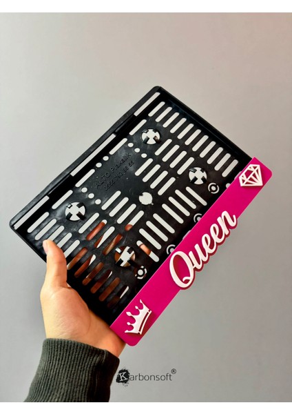 Motosikletiniz İçin Şıklık! Pembe "Queen" Pleksi Motosiklet Plakalığı fırsatları