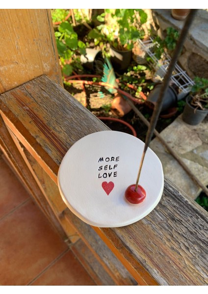 El Yapımı Seramik Tütsülük More Self Love Kırmızı