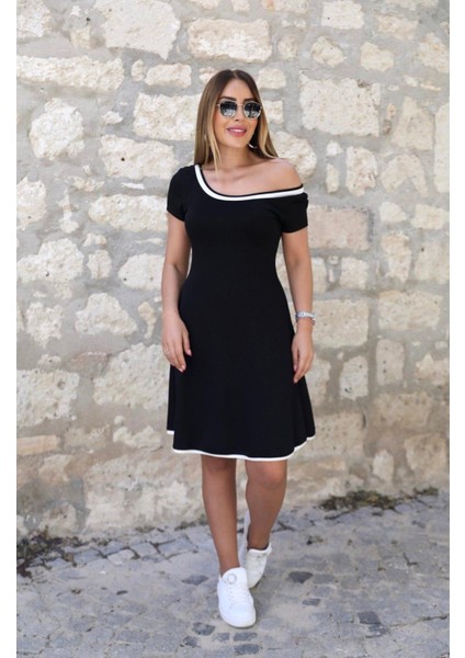 Kadın Yaka ve Etek Ucu Biyeli Kısa Elbise fiyatları