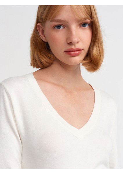 10427 V Yaka Kolu Yırtmaçlı Kazak fırsatları