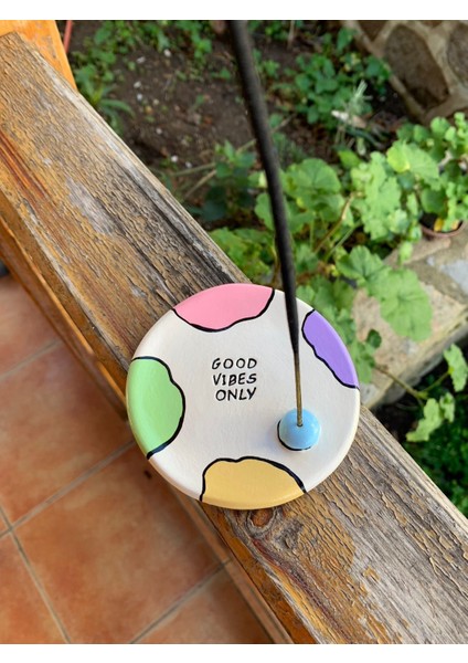 El Yapımı Seramik Tütsülük Renkli Good Vibes Only