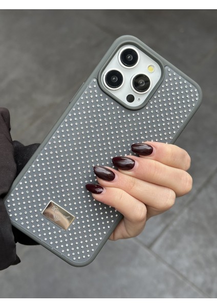Apple iPhone 15 Pro Uyumlu Elmas Pırlanta Taşlı Gri Kılıf