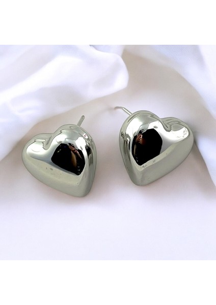 Tombul Kalp Gümüş Renk Çelik Küpe modelleri