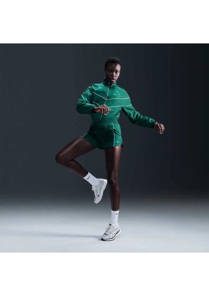 FV6304 468 Sportswear Essentials Windrunner Yeşil Kadın Spor Ceket modelleri