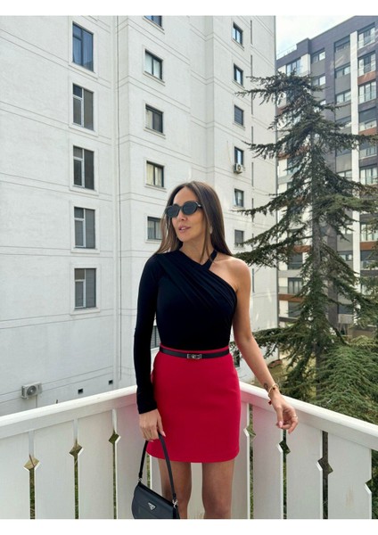 Miss Neşem Kadın Tek Kol Drapeli Boyun Detaylı Bodysuit Bluz