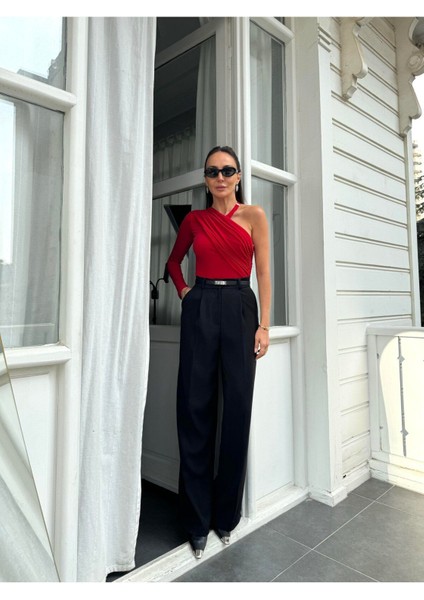 Miss Neşem Kadın Tek Kol Drapeli Boyun Detaylı Bodysuit Bluz