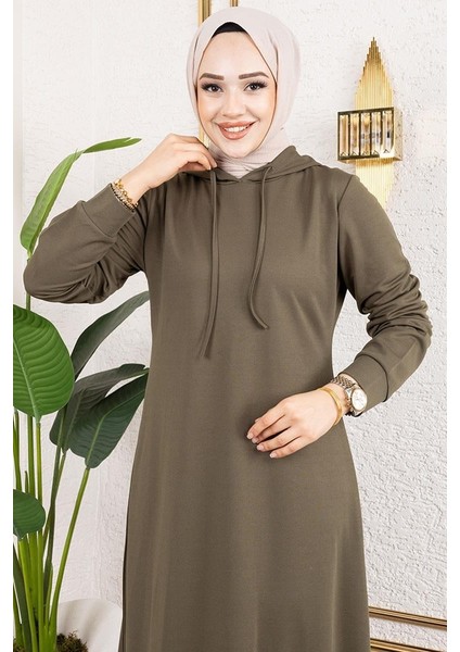 Arma Detaylı Kapşonlu Spor Elbise