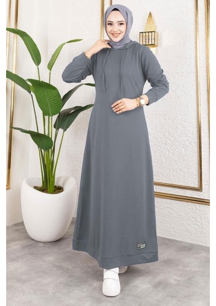 Arma Detaylı Kapşonlu Spor Elbise