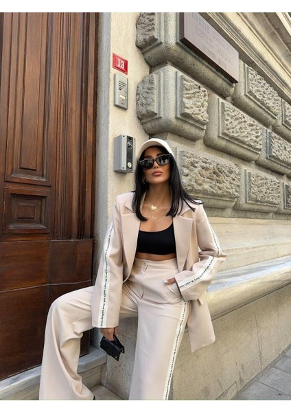 Yanları Yazı Şeritli Ceket-Pantolon Takım - Bej modelleri