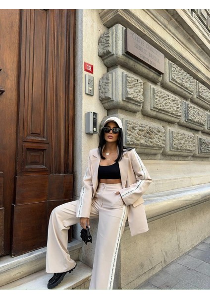 Yanları Yazı Şeritli Ceket-Pantolon Takım - Bej fırsatları