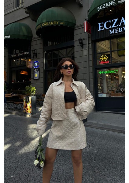 Bej Kapitone Arma Detaylı Takım fırsatları