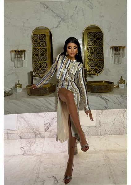 Mavi Şeritli Payet Yırtmaçlı Takım fırsatları