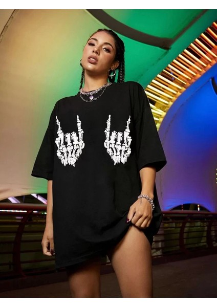 Kadın Baskılı Oversize T-Shirt - Siyah fiyatları