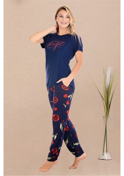 Desenli Bayan Pijama Takımı