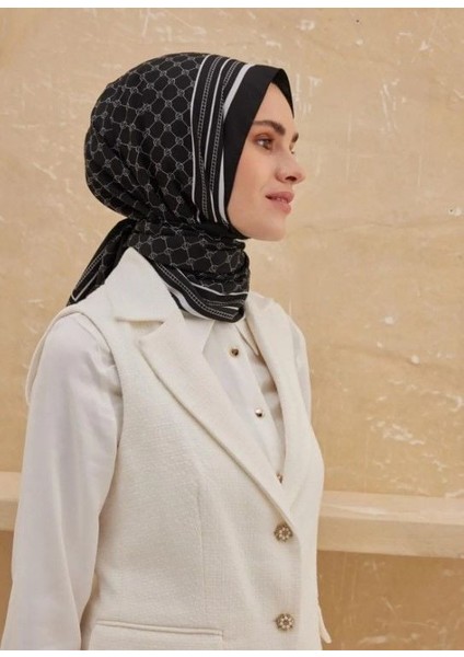 Medine Ipeği Şal Monogram Siyah Beyaz