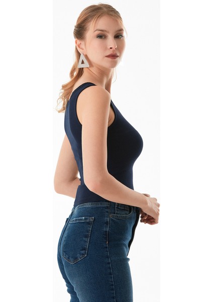 Fitilli Dantelli Body indirimleri