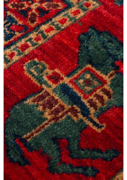Kadim Kdm 08 Red Vintage Etnik Desenlere Sahip Yeni Zelanda Yünü Ile Dokunan Özel Tezgah Halı