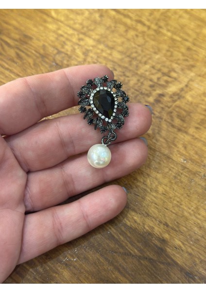 İnci Boncuklu Siyah Taşlı Kadın Broş Yaka İğnesi Giyim Aksesuarı 5x2 cm