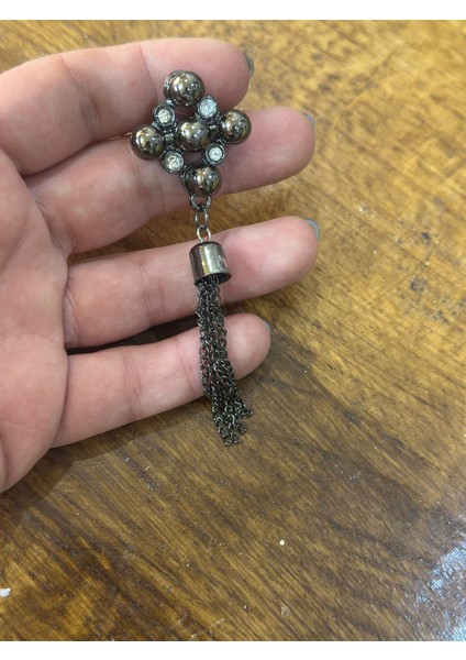 Zincir Püsküllü Taşlı Broş Yaka İğnesi Giyim Aksesuarı 9x3 cm modelleri