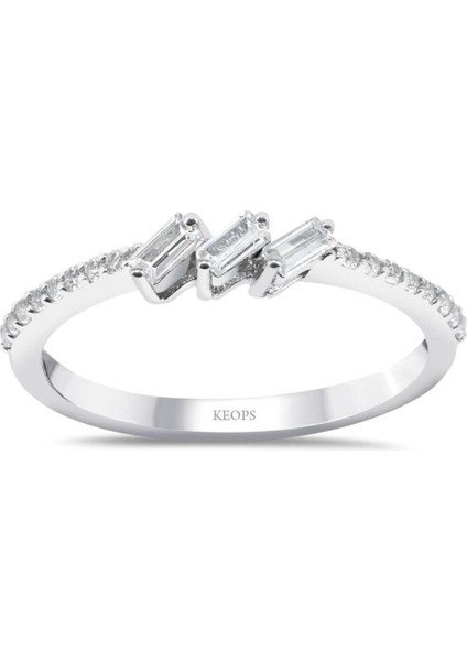 0.22 Karat Baget Pırlanta Üçtaş Yüzük