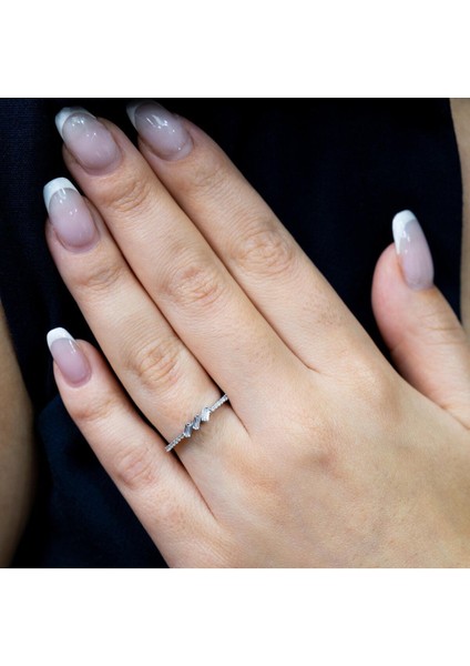 0.22 Karat Baget Pırlanta Üçtaş Yüzük modelleri