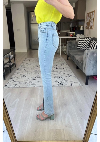 Julia Mavi Kar Yıkama Yüksek Bel Likralı Ön Yırtmaçlı Jean-Mavi
