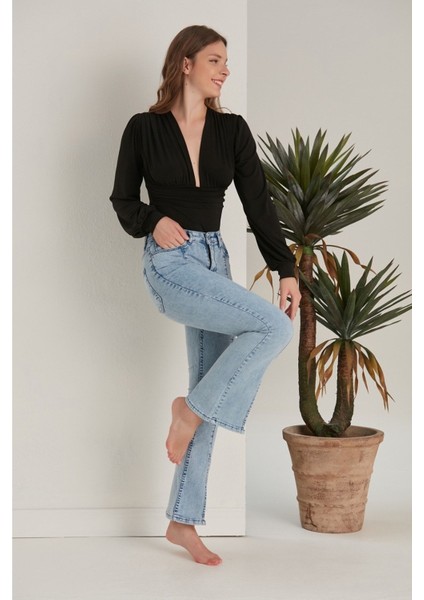 Kadın Kar Mavi Yüksek Bel Paçası Yırtmaçlı Flare Jeans Kot Pantolon