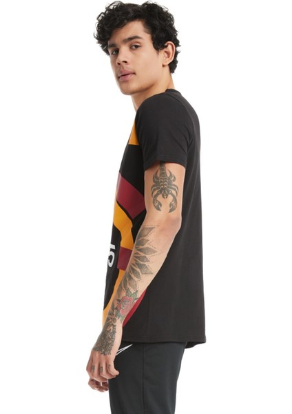 Lisanslı Siyah Büyük Logolu T-Shirt ve Çubuklu Atkı indirimleri