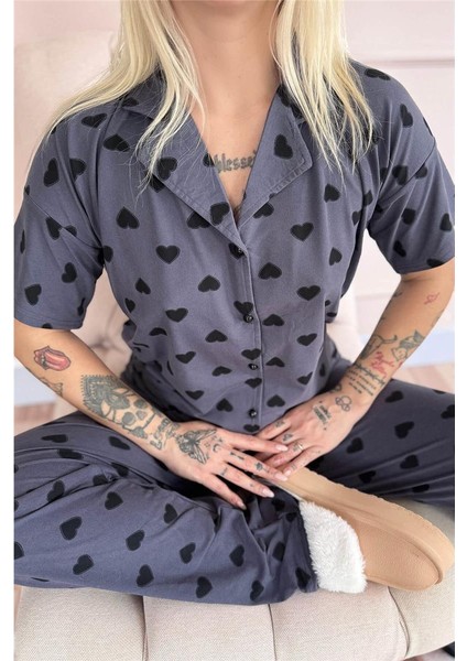 Füme Berry Love Desenli Bambu Önden Düğmeli Kısa Kol Pijama Takımı indirimleri