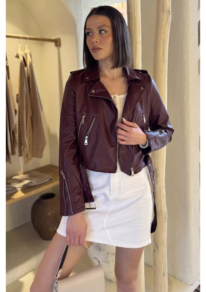 Kadın Kemer Detaylı Fermuarlı Crop Top Suni Deri Ceket