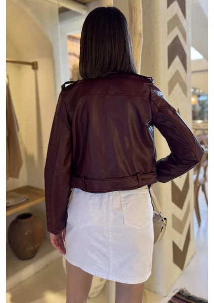 Kadın Kemer Detaylı Fermuarlı Crop Top Suni Deri Ceket