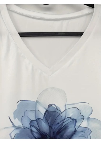 Kadın V Yaka Baskılı Beyaz Oversize T-Shirt Salaş modelleri