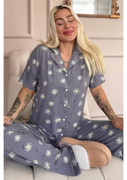 Gri Soft Daisy Desenli Bambu Önden Düğmeli Kısa Kol Pijama Takımı