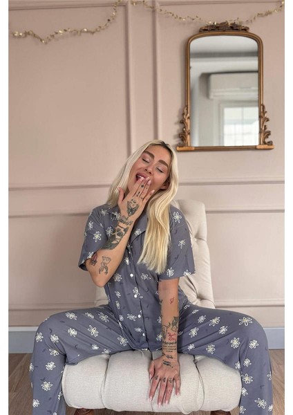 Gri Soft Daisy Desenli Bambu Önden Düğmeli Kısa Kol Pijama Takımı