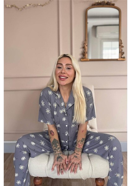 Gri Soft Daisy Desenli Bambu Önden Düğmeli Kısa Kol Pijama Takımı