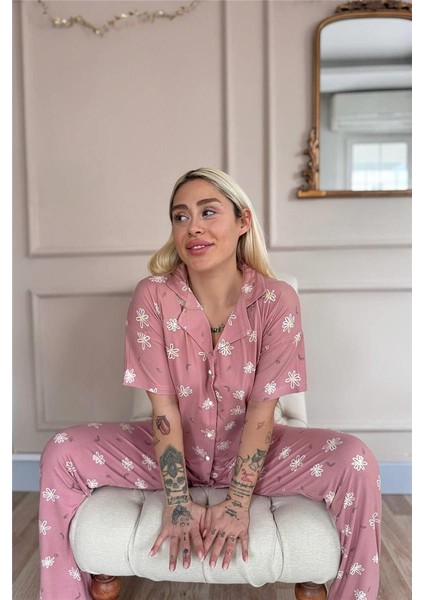 Koyu Pembe Soft Daisy Desenli Bambu Önden Düğmeli Kısa Kol Pijama Takımı