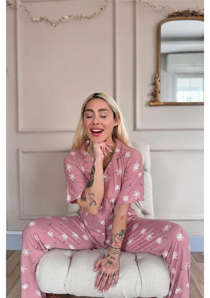 Koyu Pembe Soft Daisy Desenli Bambu Önden Düğmeli Kısa Kol Pijama Takımı