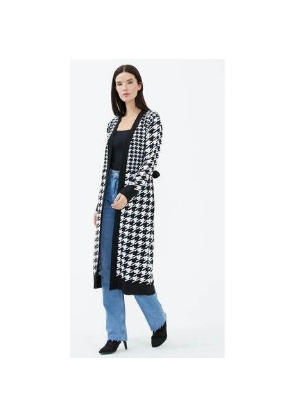 Kazayağı Desenli Uzun Kemerli Triko Hırka Siyah modelleri