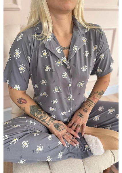 Gri Soft Daisy Desenli Bambu Önden Düğmeli Kısa Kol Pijama Takımı indirimleri