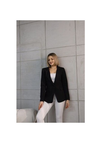 Kadın Kısa Düğmeli Blazer Ceket