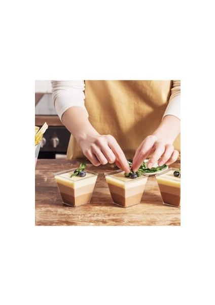 Kübik Prizma Mika Plastik Şeffaf Kapaksız Sunum Kabı 200 cc .10.* Adet Tatlı & Meze ve Salata Kasesi indirimleri