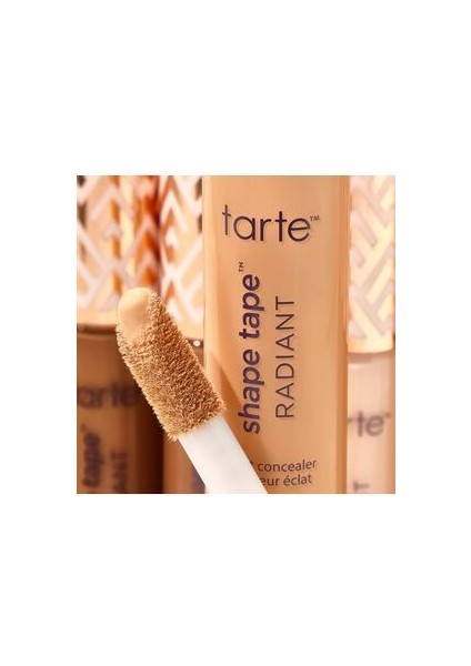 Shape Tape Radiant Concealer - Işıltılı Bitişli Daha Eşit Bir Cilt Sunan Kapatıcı 10 ml