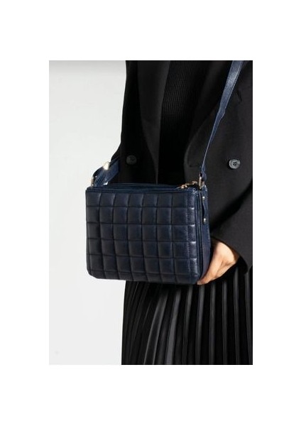 Sanmorris Lacivert Üç Bölmeli Çapraz Kullanıma Uygun Omuz Çantası fırsatları